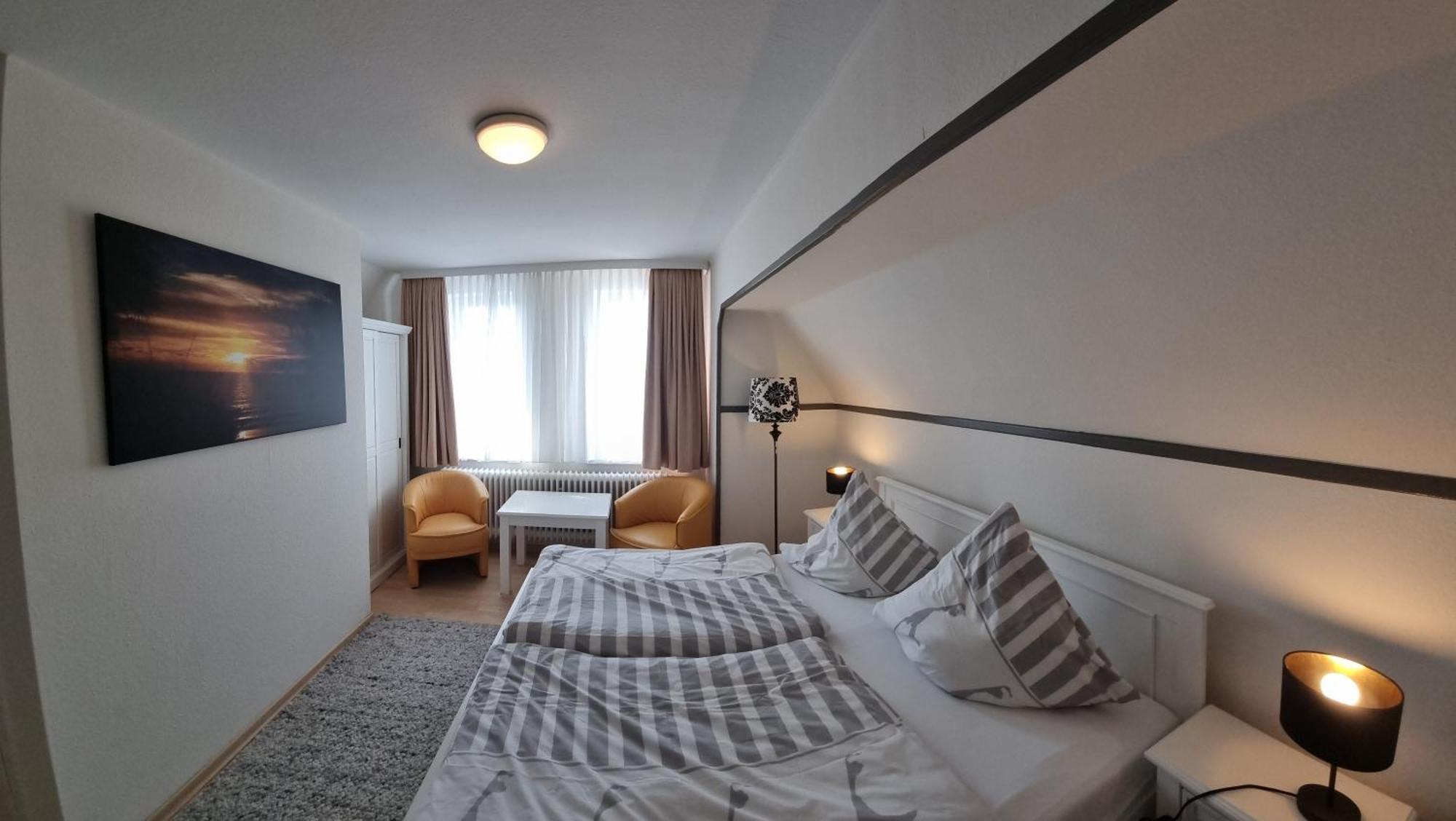 Hotel-Cafe-Lindow Wenningstedt-Braderup Exterior photo