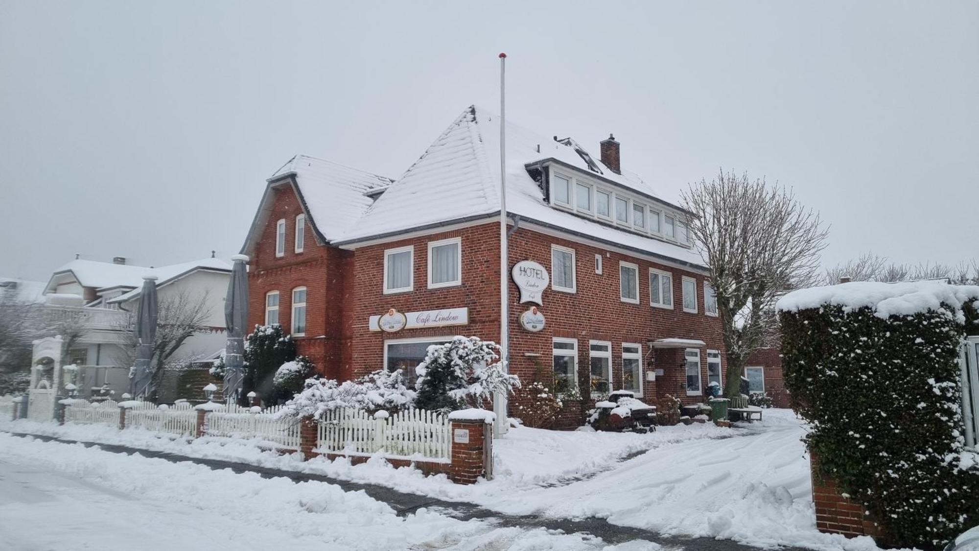 Hotel-Cafe-Lindow Wenningstedt-Braderup Exterior photo